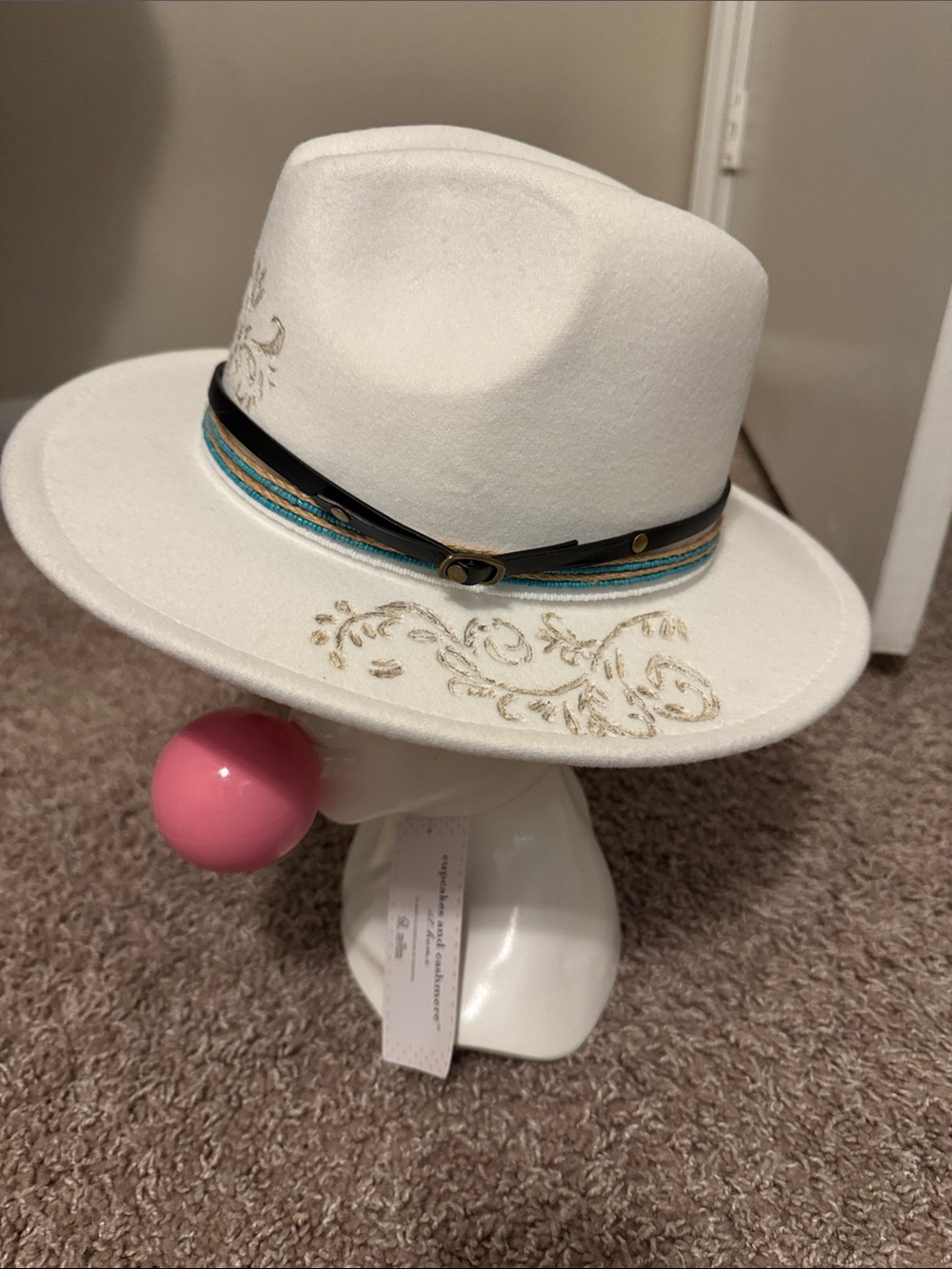 White Embroidered Women’s Felt Fedora with band detail